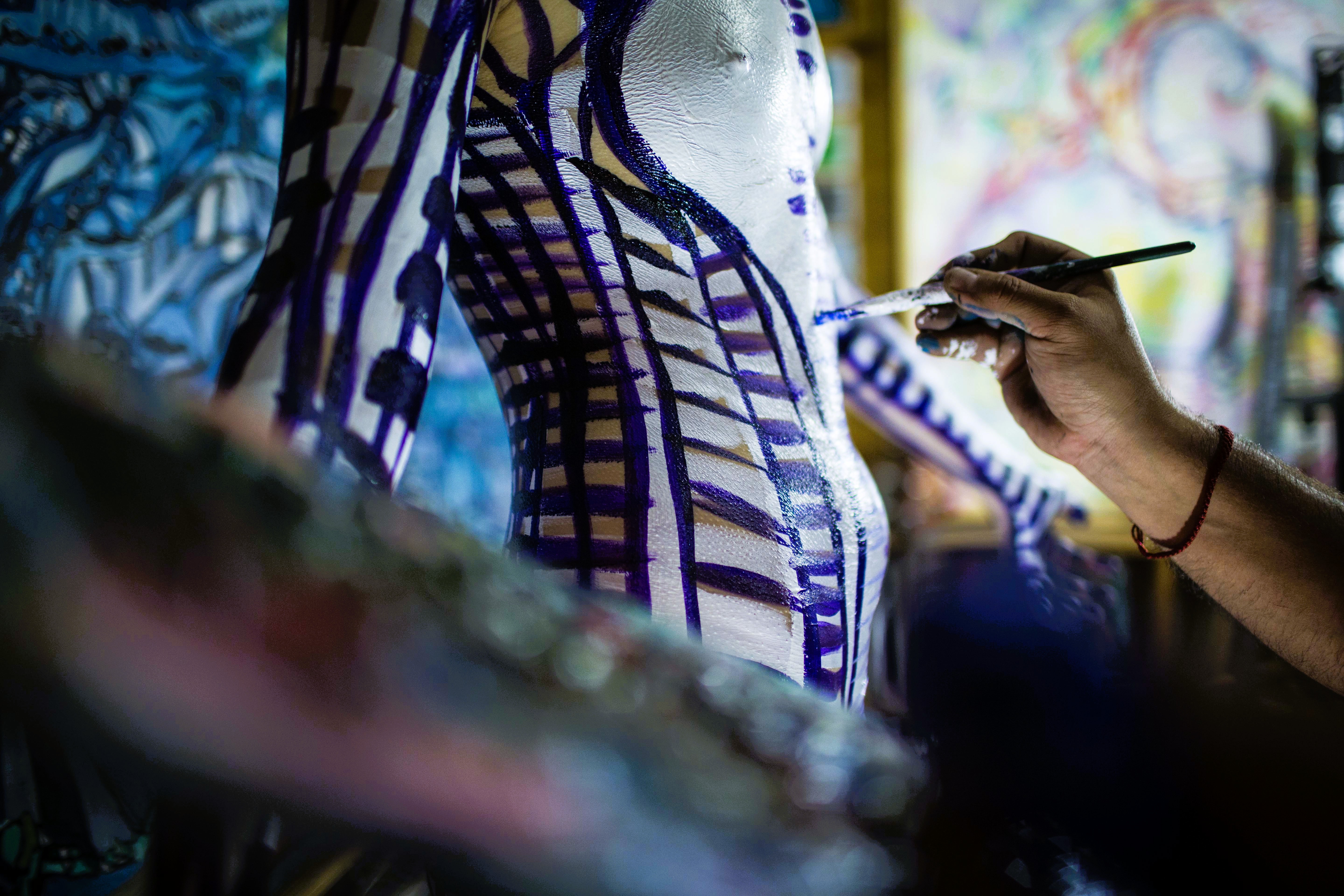 07.8 - SERIE: MUJER AZUL VIII - CUERPOS PINTADOS - 2014 - 2019 